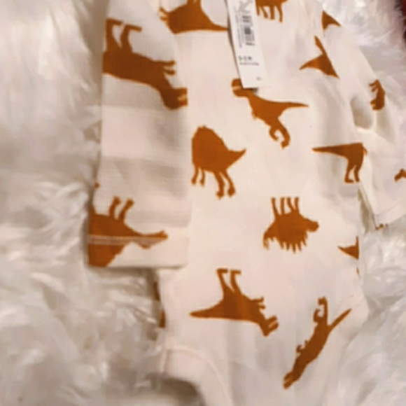 New with tags ☆OLD NAVY☆ Newborn Thermal Dinosaur Bodysuit☆ - Picture 6 of 12